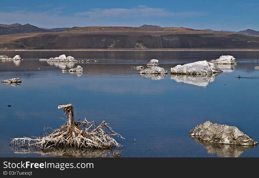 Tufas At Mono Lake