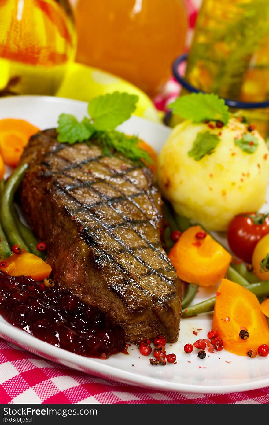 Gourmet Steak with Green Beans,Cherry Tomato,Cranb