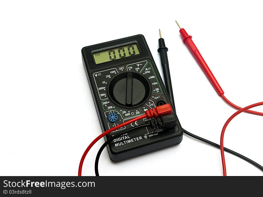 Digital multimeter to measure voltage and resistance