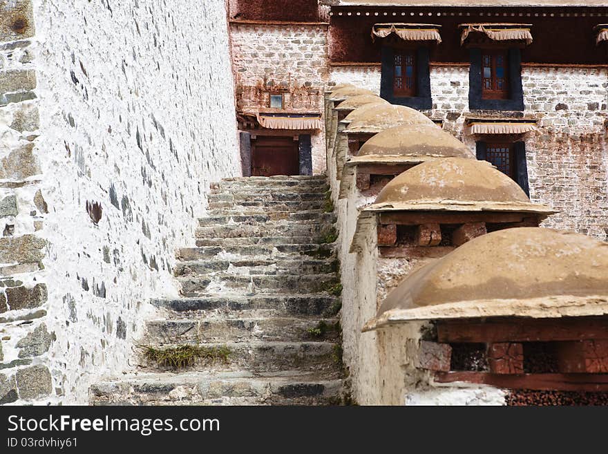 Tibet: building in potala palace