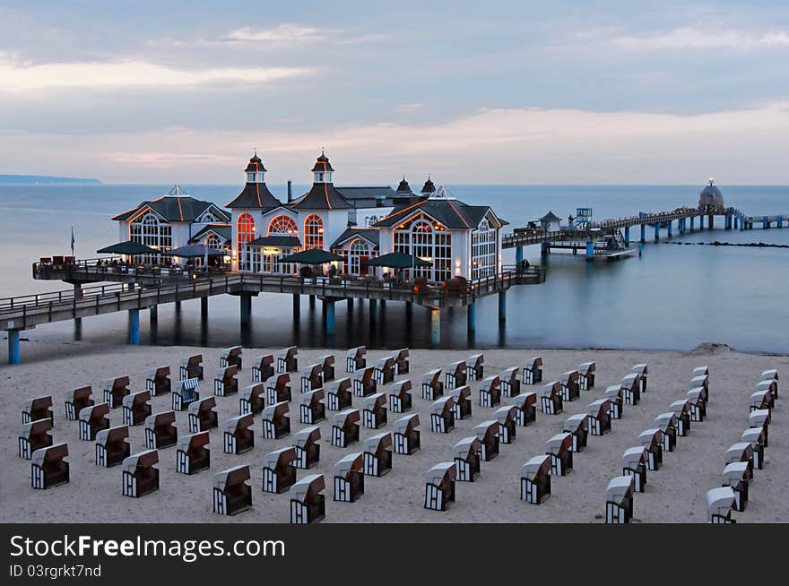 Pier Sellin at dusk light