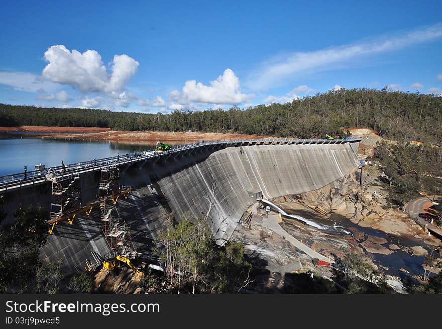 Dam construction, specifically Wellington Dam in Western Australia