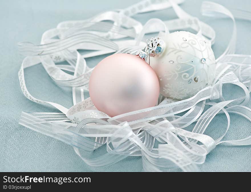 Christmas balls with ribbons