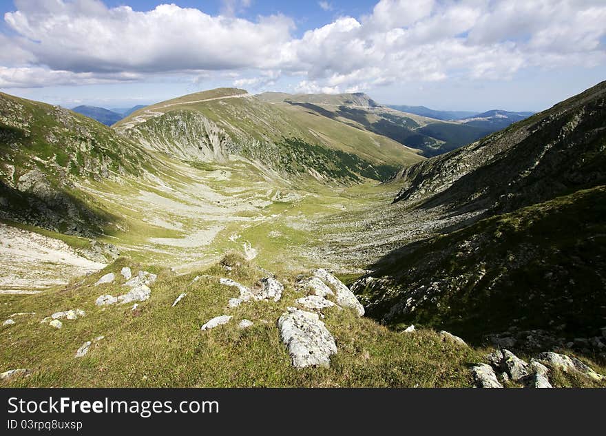 Mountain landscape in Parang Mountains