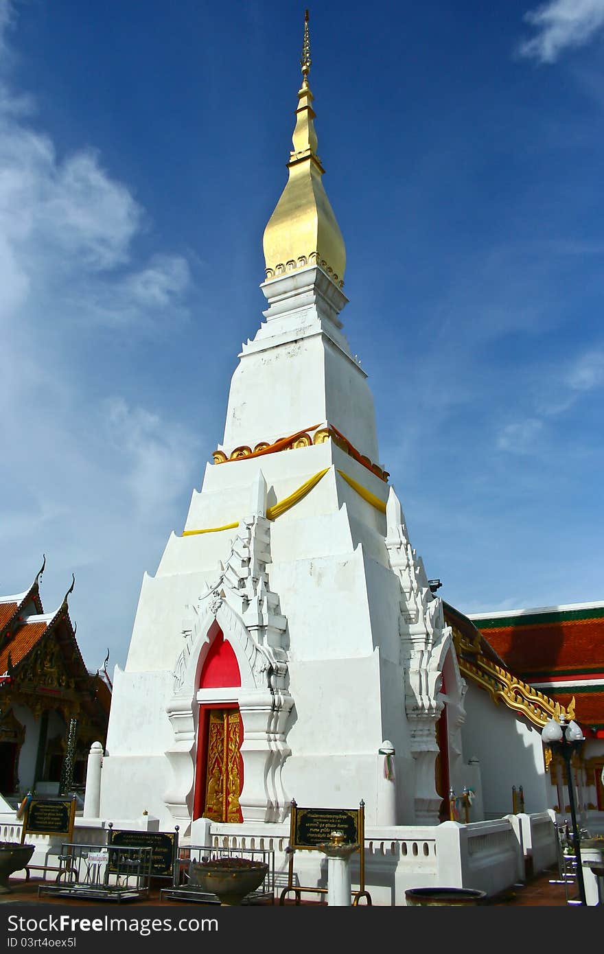 Wat Phra That Cheung Chum