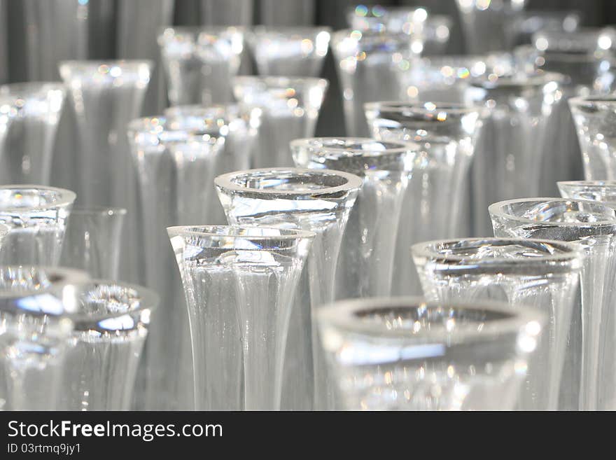 The composition of the formed image of glass cups