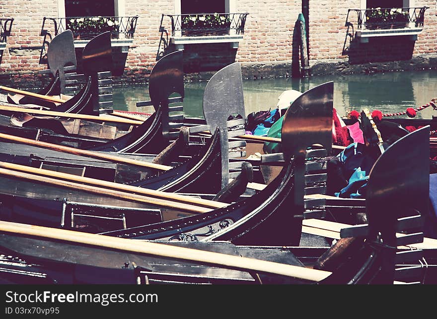 A lot of gondola