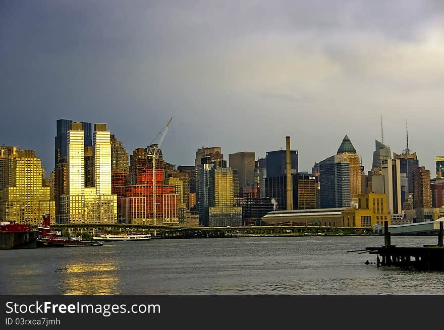 Manhattan as the sun goes down. Manhattan as the sun goes down.