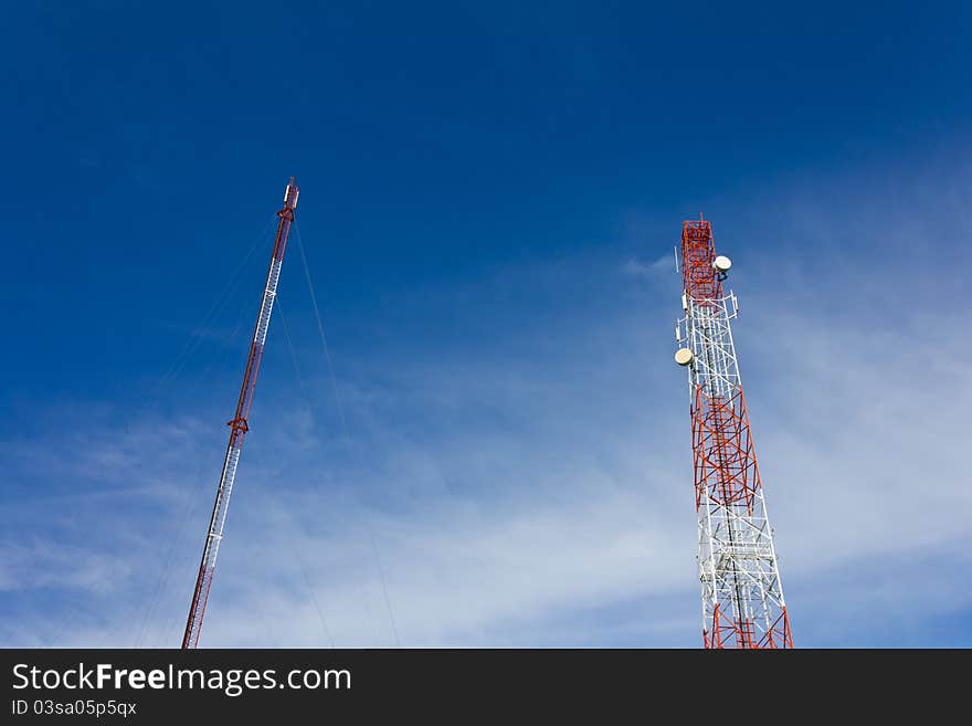 Antennas transmit and receive signals via satellite to use telecommuting. Antennas transmit and receive signals via satellite to use telecommuting.