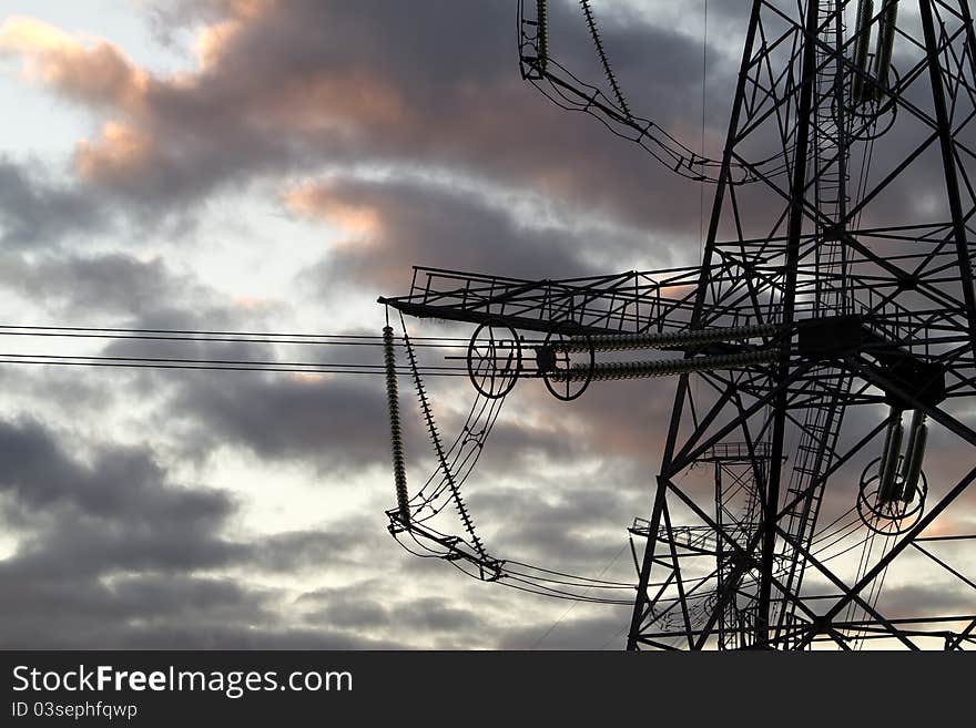 High voltage power pylons