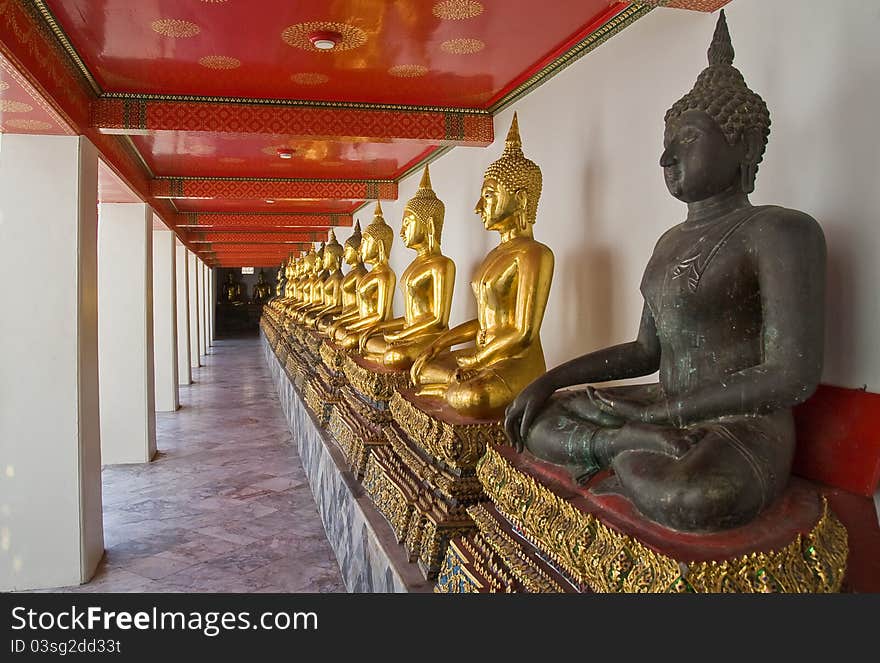 A row of golden buddha statue