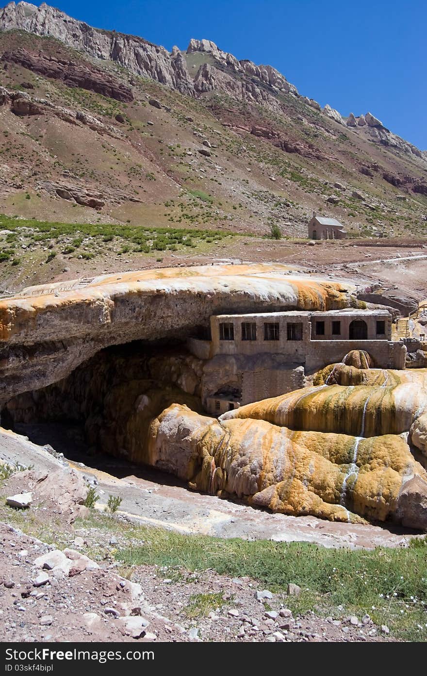 The Inca's Bridge is a natural arch that forms a bridge over the Vacas River, a tributary of the Mendoza River. It is located in Mendoza Province, Argentina near Las Cuevas. The Inca's Bridge is a natural arch that forms a bridge over the Vacas River, a tributary of the Mendoza River. It is located in Mendoza Province, Argentina near Las Cuevas.