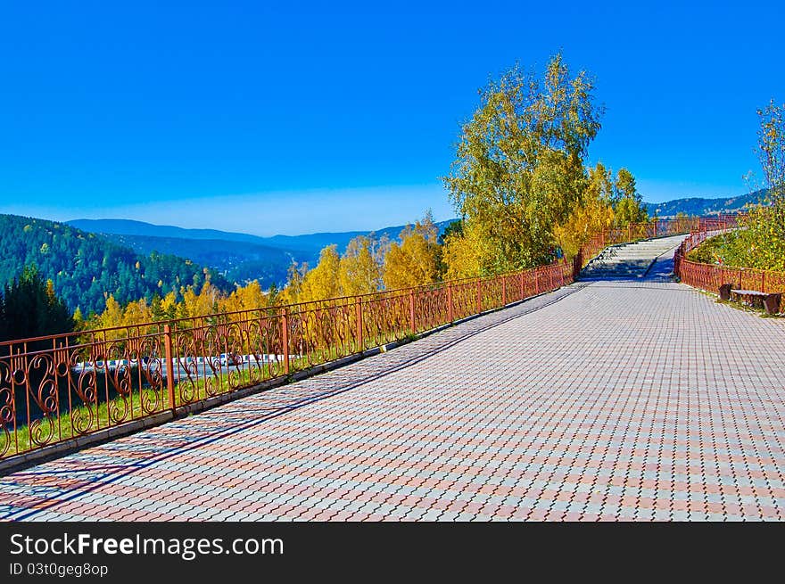 Paved road leading to the observation deck. Paved road leading to the observation deck.