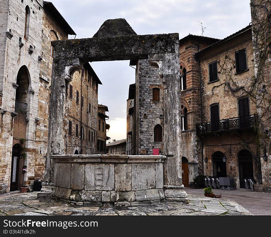 Medieval well in San Gimignano