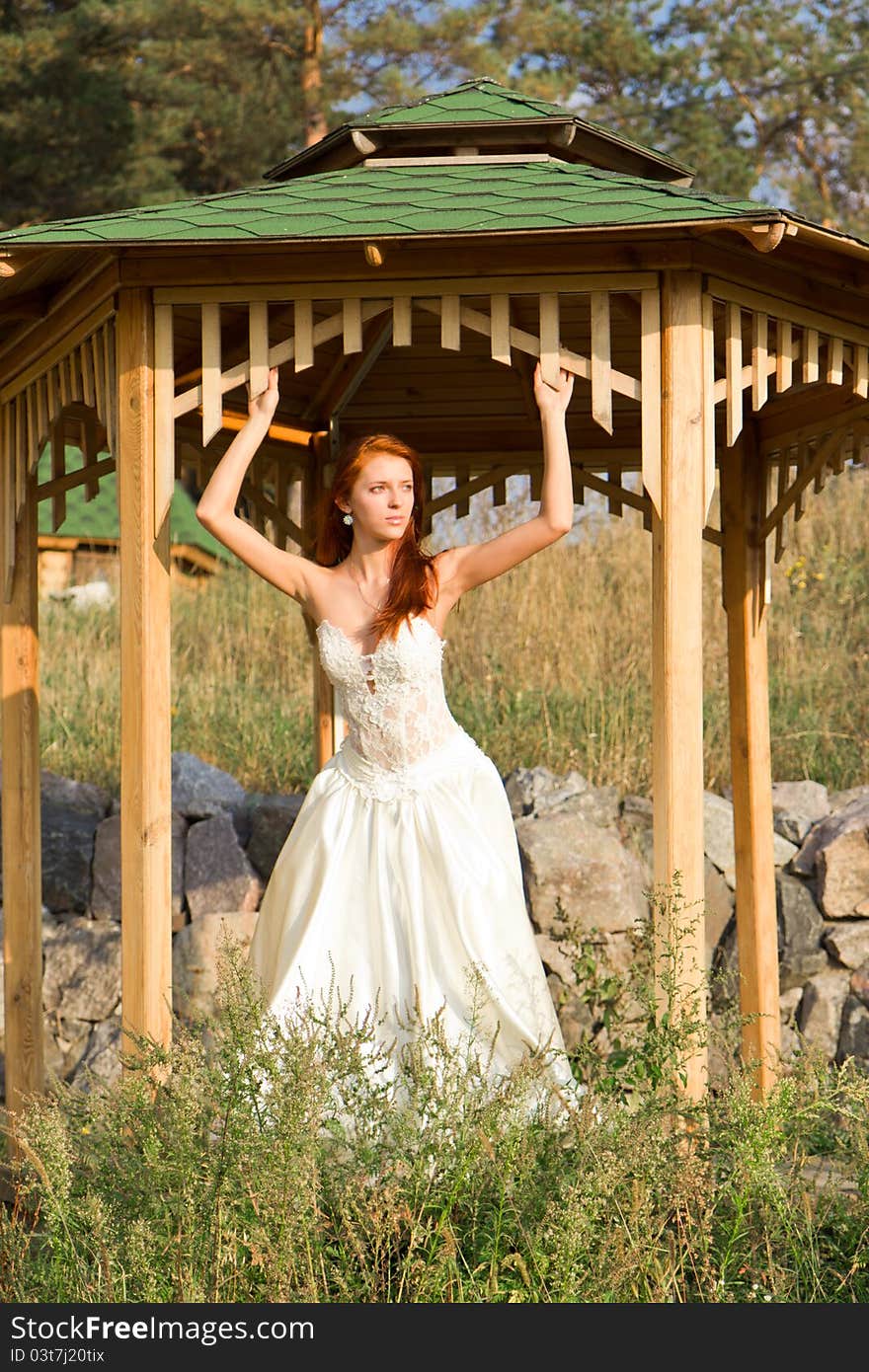 Portrait of a beautiful bride outdoor