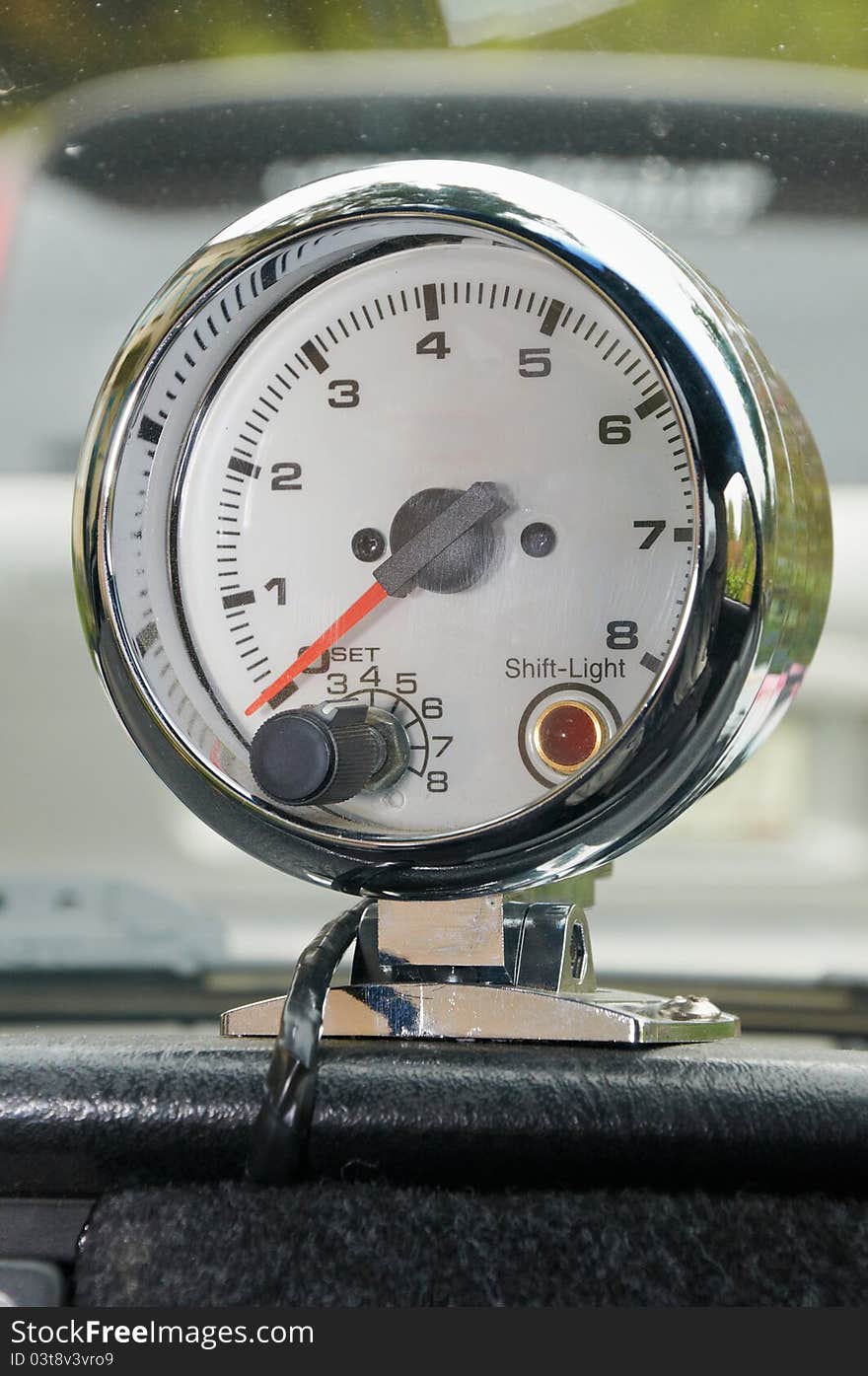 Tachometer