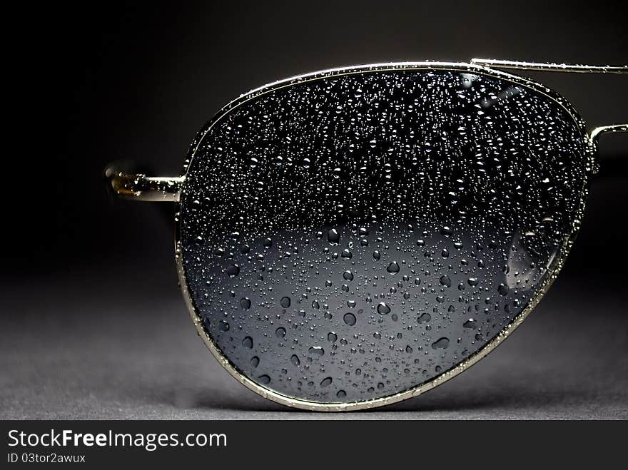 Wet aviator sunglasses