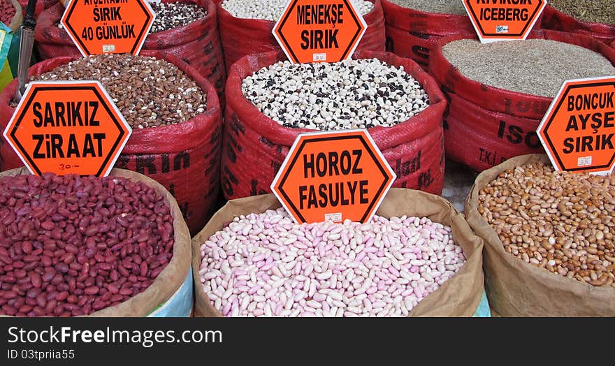 The haricot bean is in seed market. The haricot bean is in seed market.