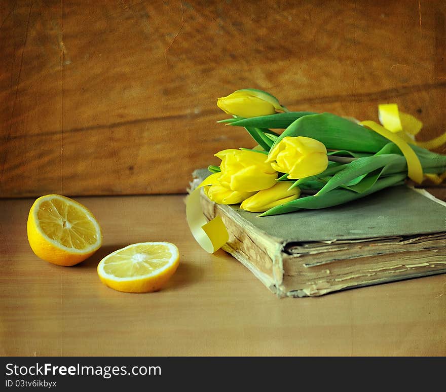 The cookbook with yellow tulips