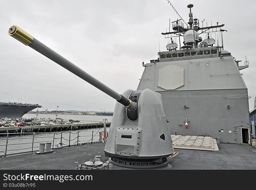 The Modern Deck Gun on a U.S. Missile Cruiser.