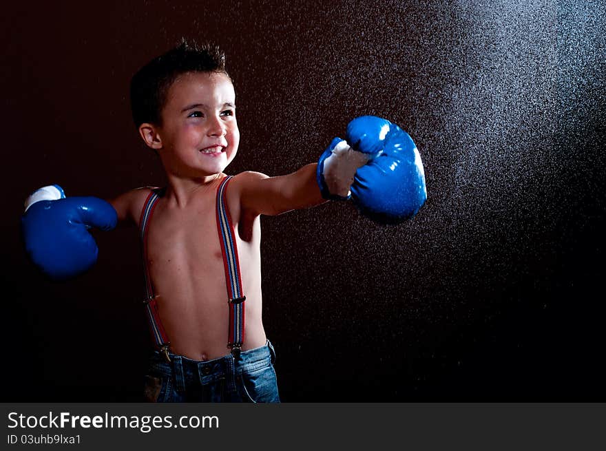 Little wet puncher makes lucky strike with water splash