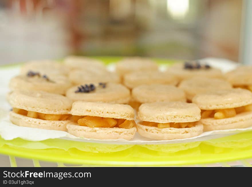 Macarons With Caramelized Apples