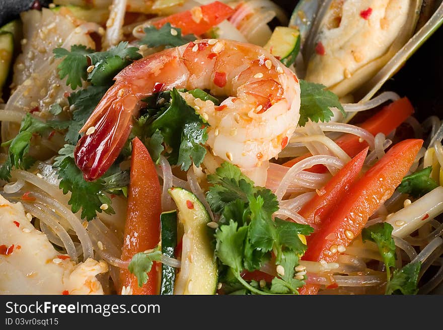 Shrimp, seafood, vegetables and rice noodles