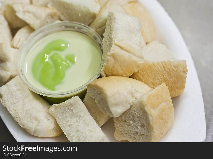 Green bread custard and steam bread split