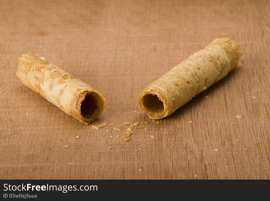 Egg rolls is snack that good to eat