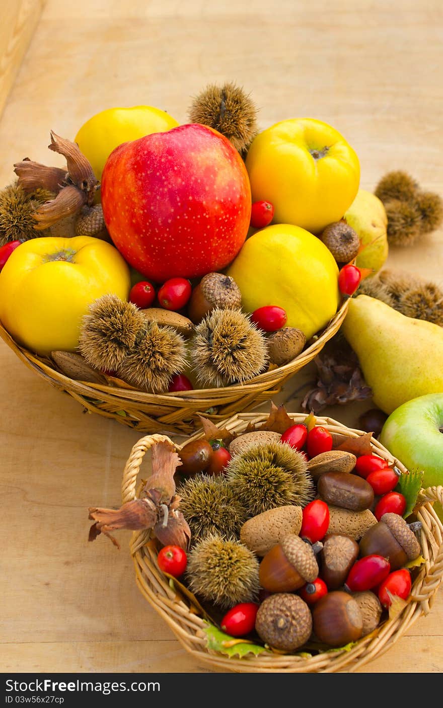 Fall arrangement in the basket