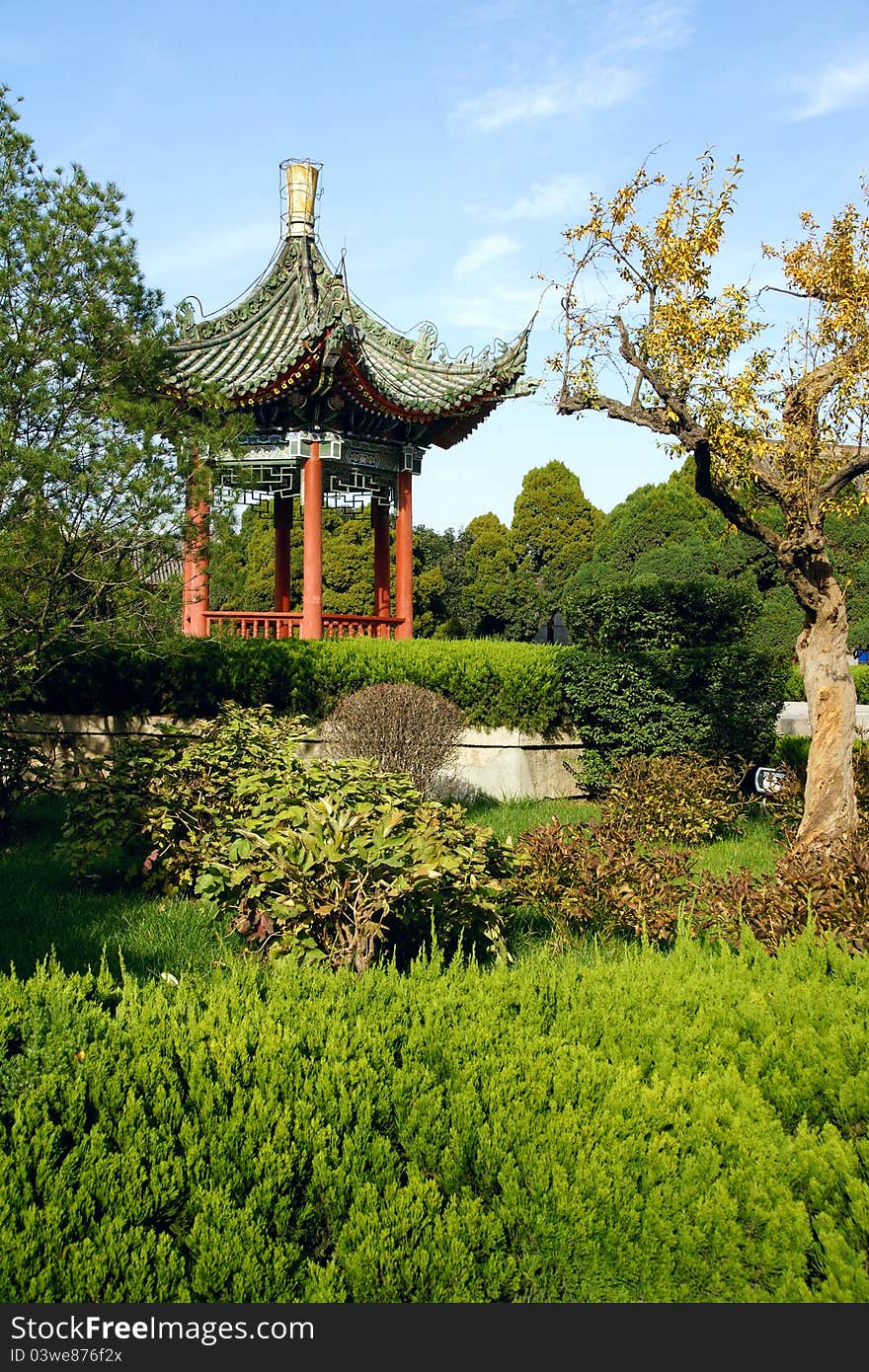 The scenery of Huaqing Pool Park in Lingtong, Shaanxi, China. This is place where ancient Chinese Tang emperors and concubines take a bath. One of the most famous is the Xuanzong and Yang.