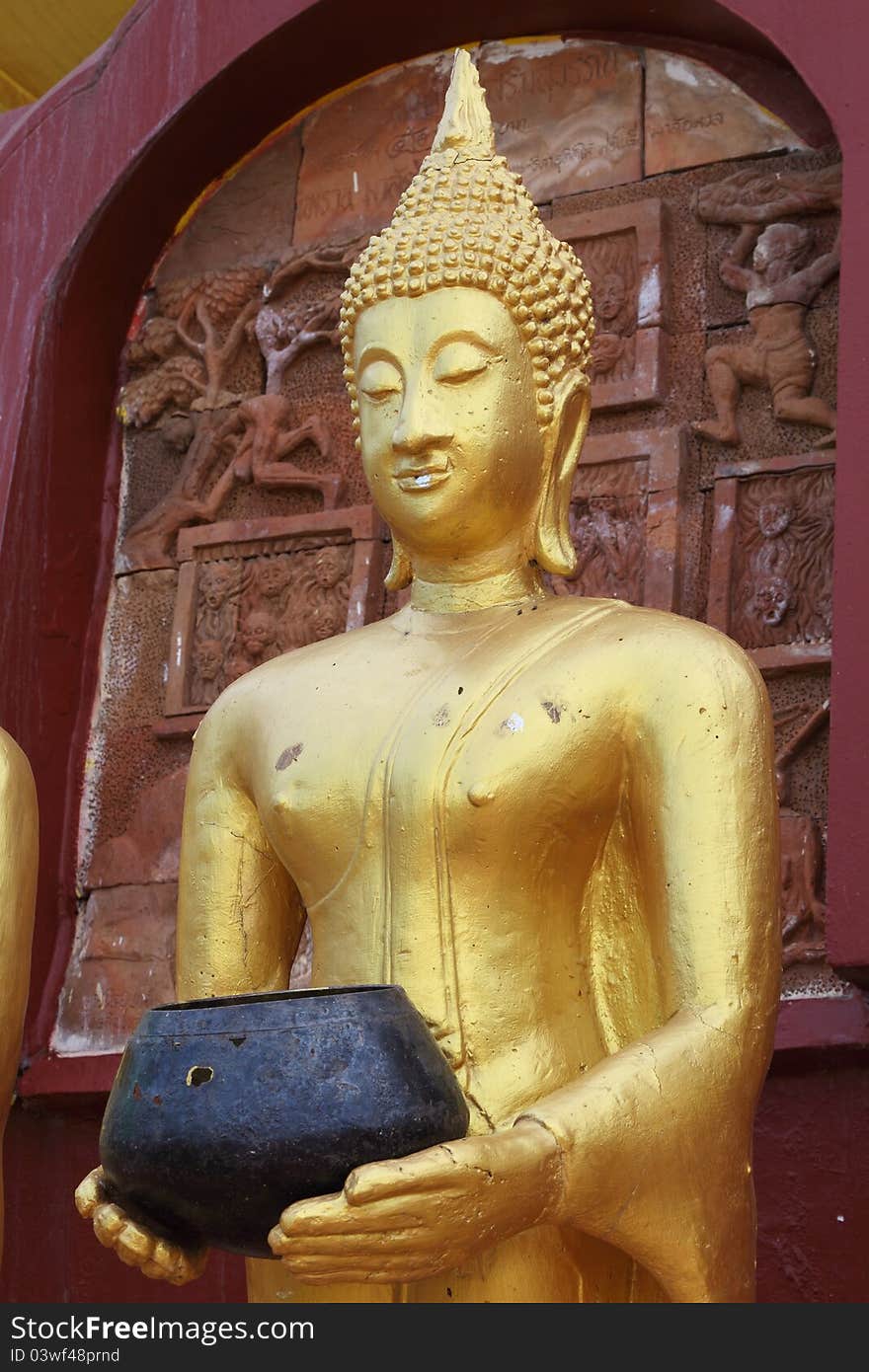 The bowl carried by a Buddhist priest in image of Buddha hand