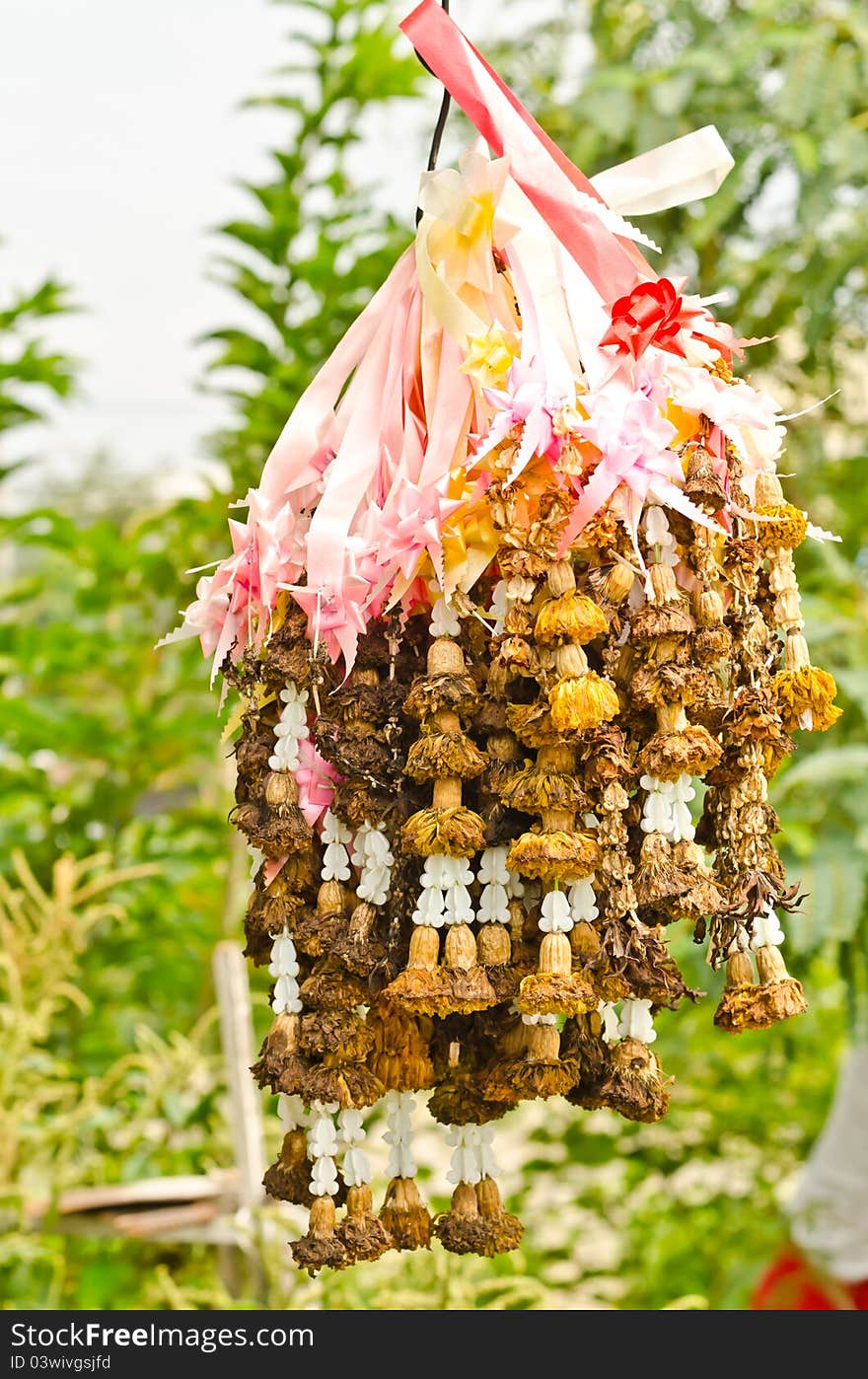 Dry garland