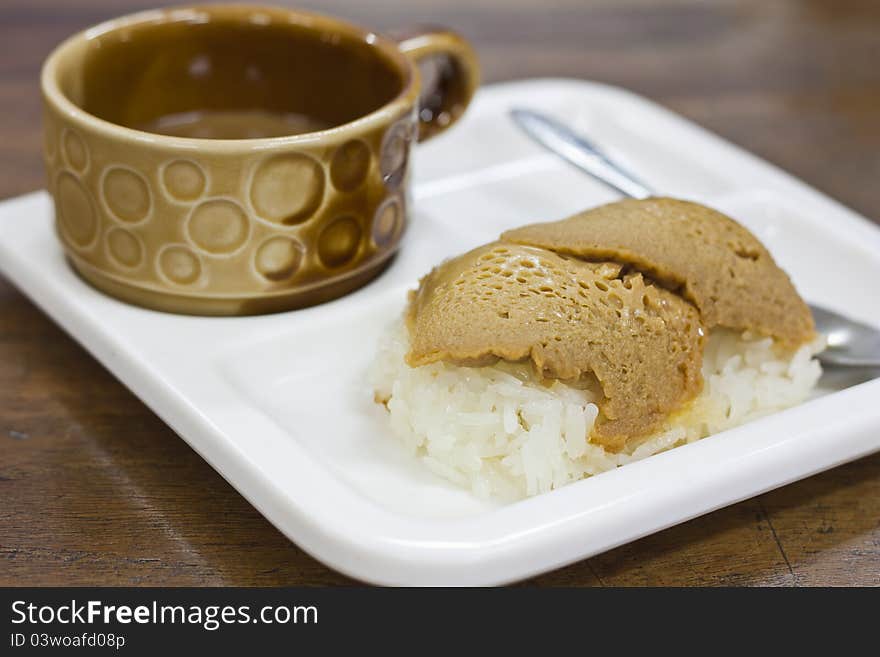 Sticky rice custard and coffee