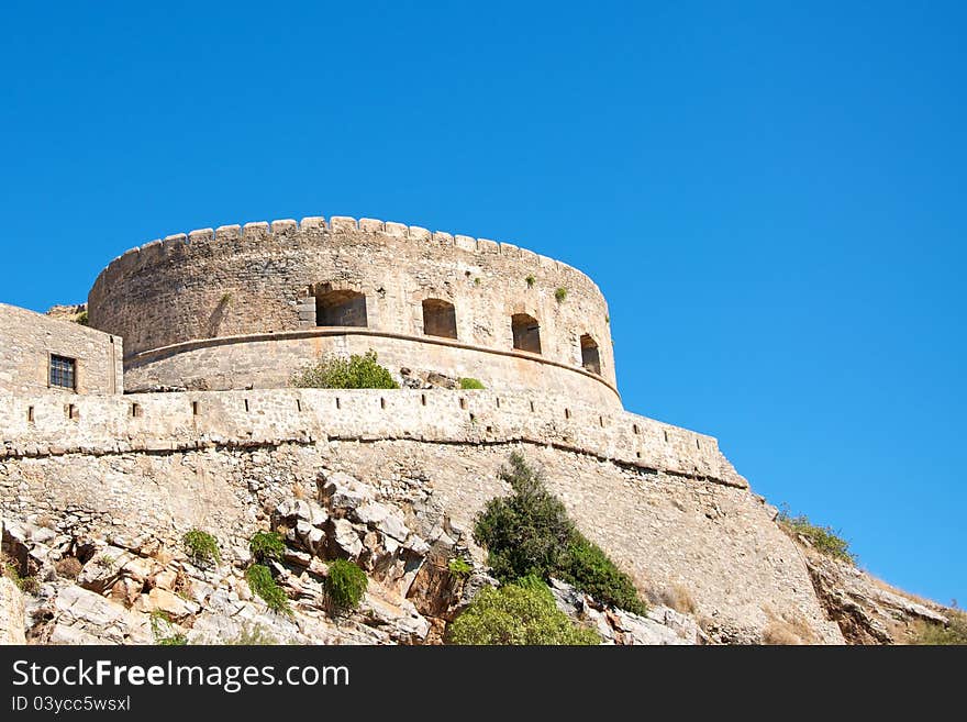 Old Fort, now sleeps. Here for many years all was quiet. But despite years of age and he as always menacing and majestic. Old Fort, now sleeps. Here for many years all was quiet. But despite years of age and he as always menacing and majestic.