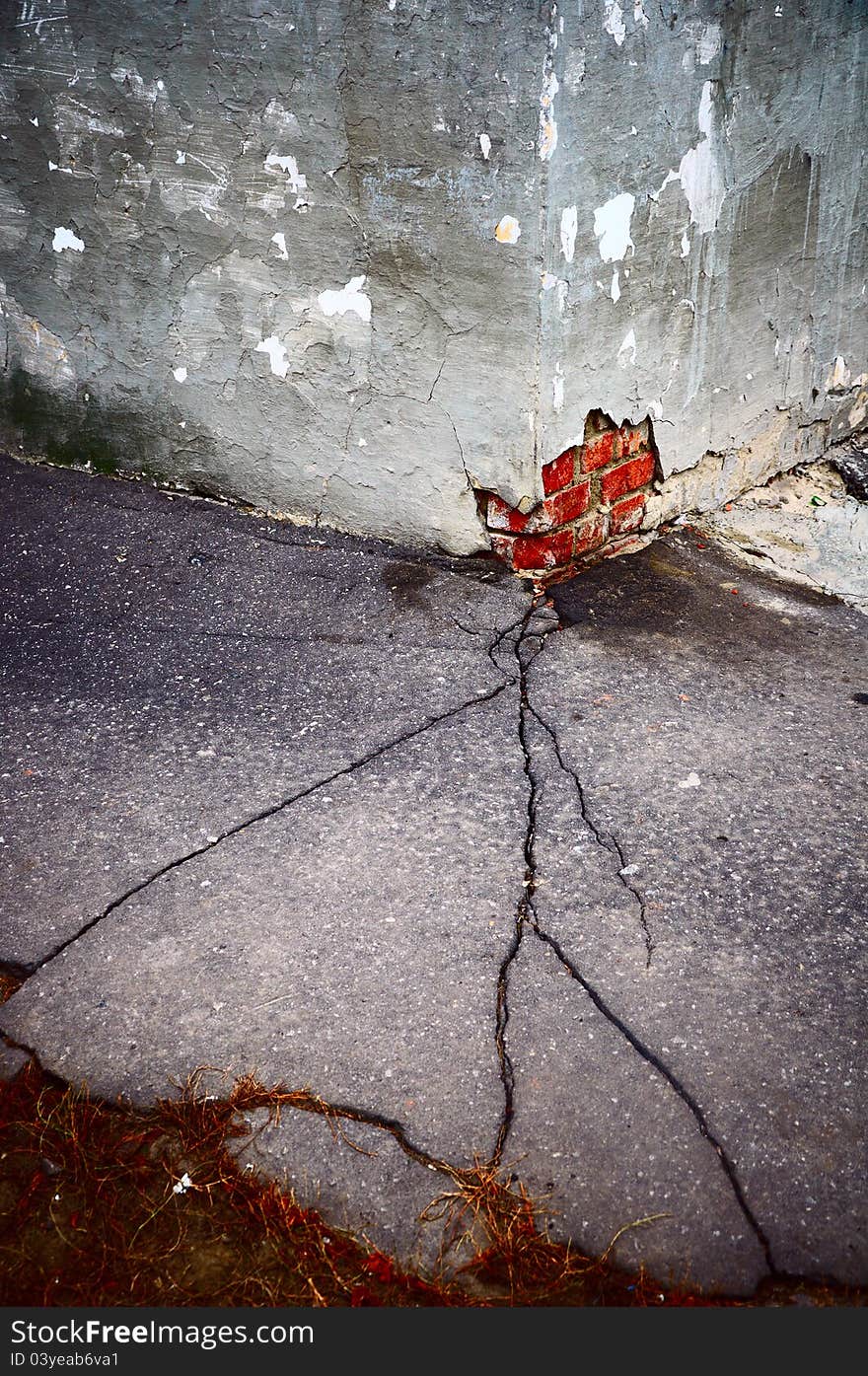 Crack in asphalt vertical