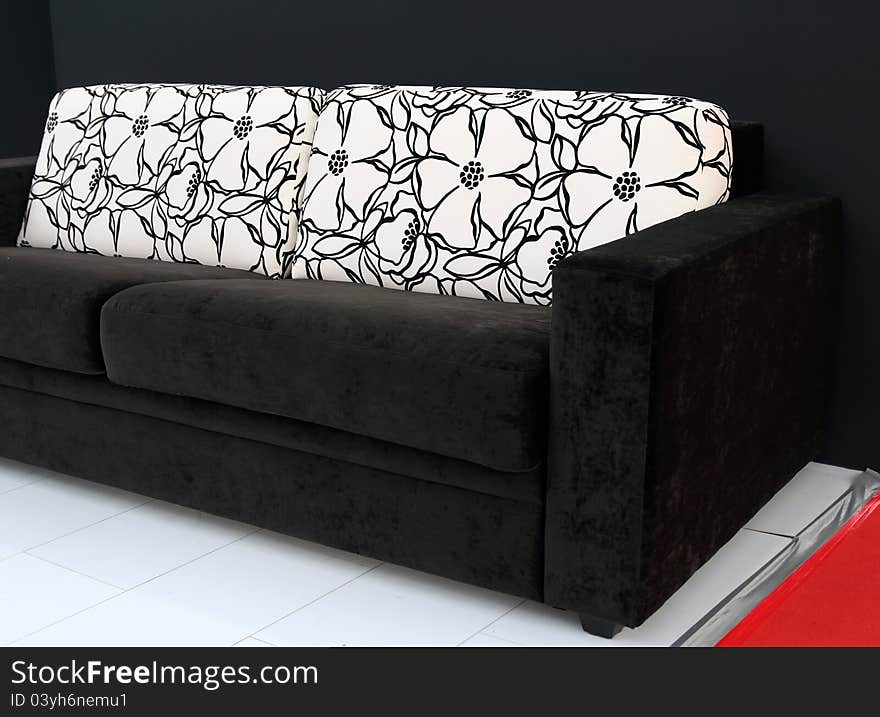 Black and wihte living room furniture set.
Living room furniture set.