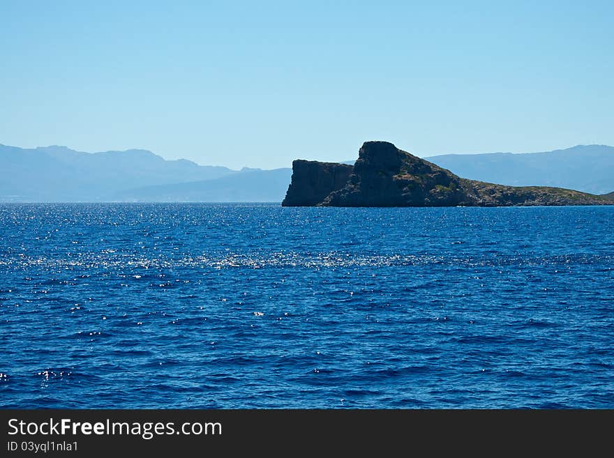 Steep banks and cliffs, towering menacingly over the waters blue Mediterranean Sea. But in their eternal struggle, there are no winners and losers. Steep banks and cliffs, towering menacingly over the waters blue Mediterranean Sea. But in their eternal struggle, there are no winners and losers.