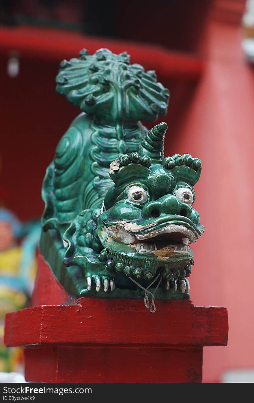 Chinese Lion Statue