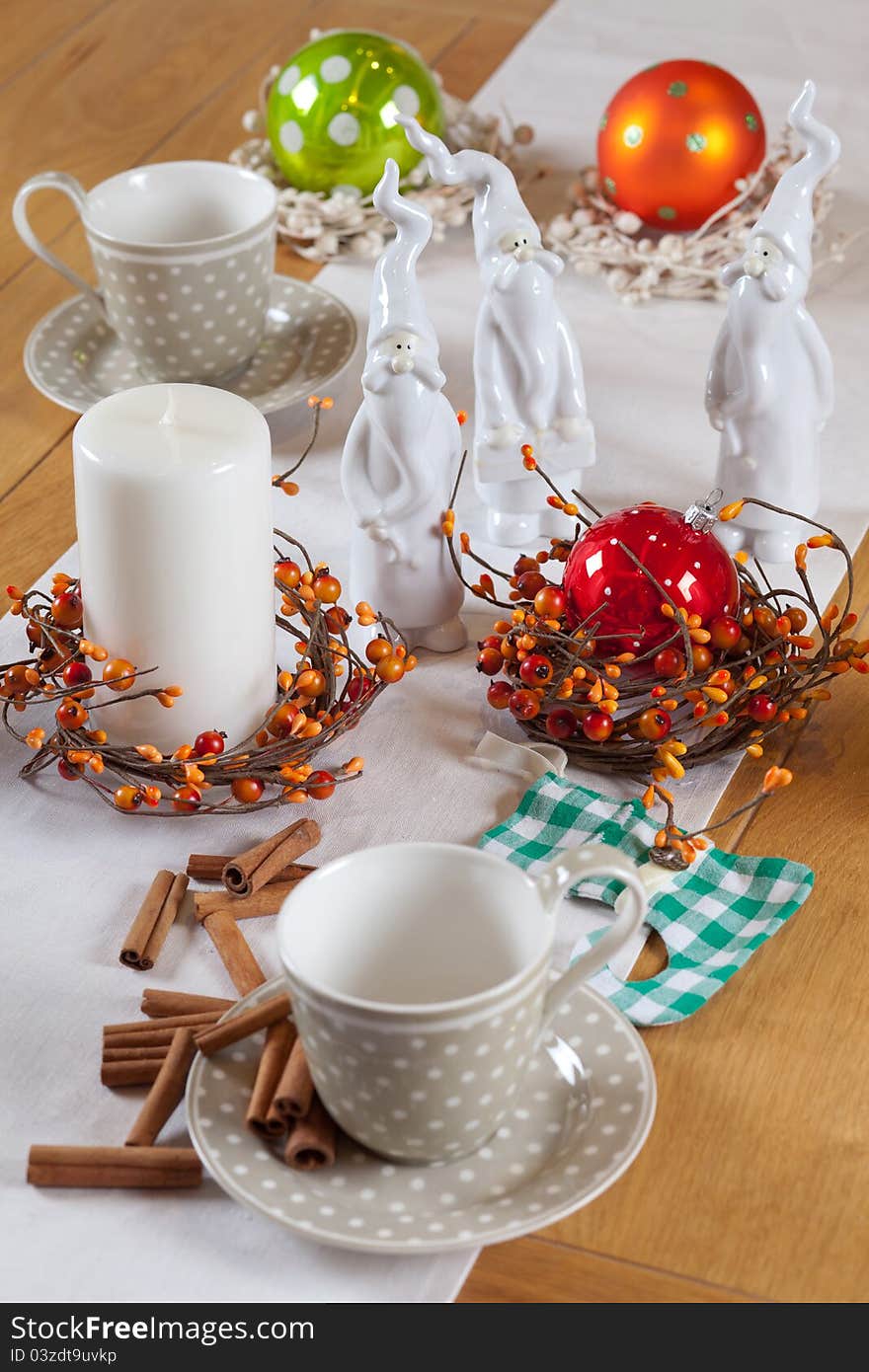 Christmas Table Set With Cup And Balls