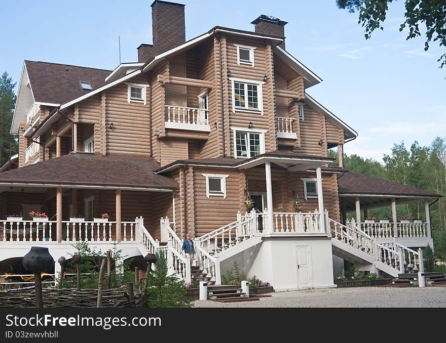 The facade of a  cottage