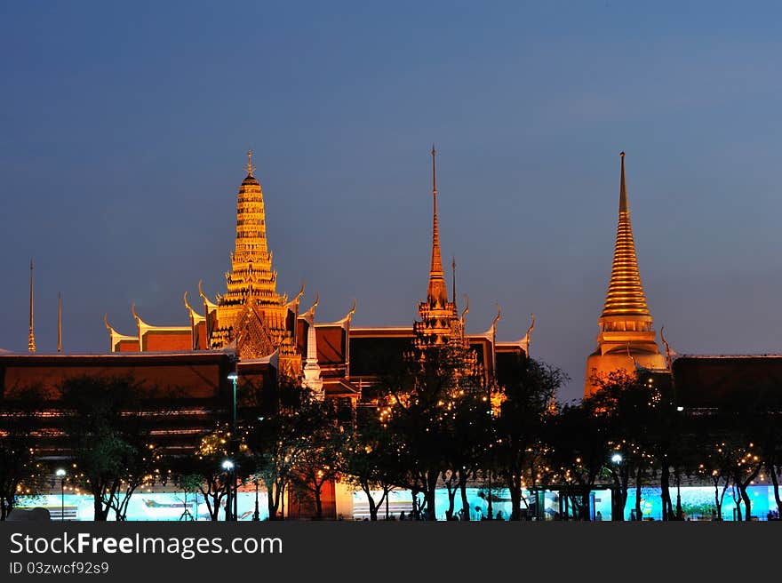 Wat phra kaew at twilight.