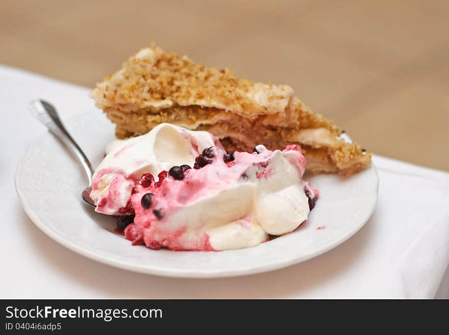 Triffle cake and julfa cake on a plate