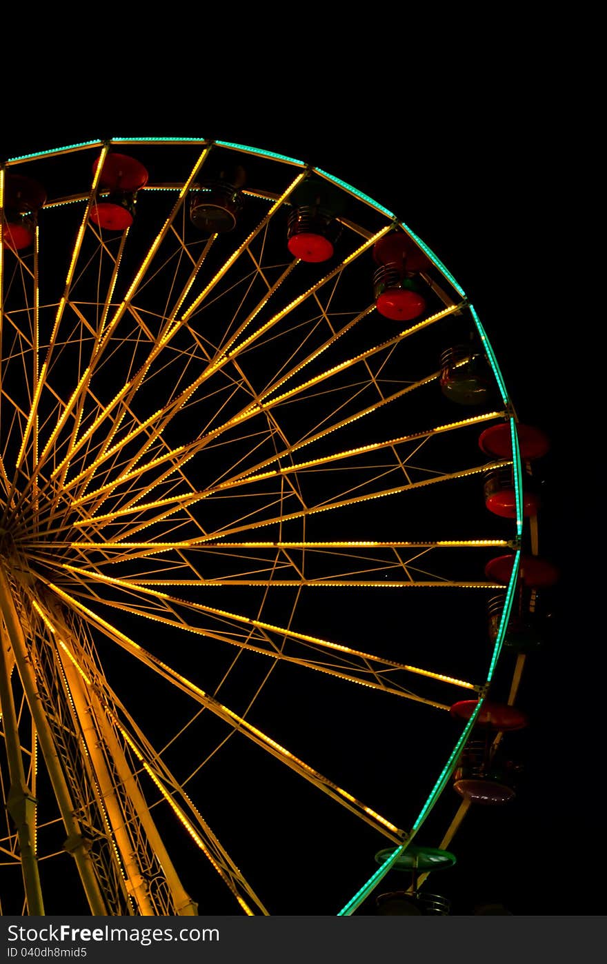 Big wheel at fun park in one night