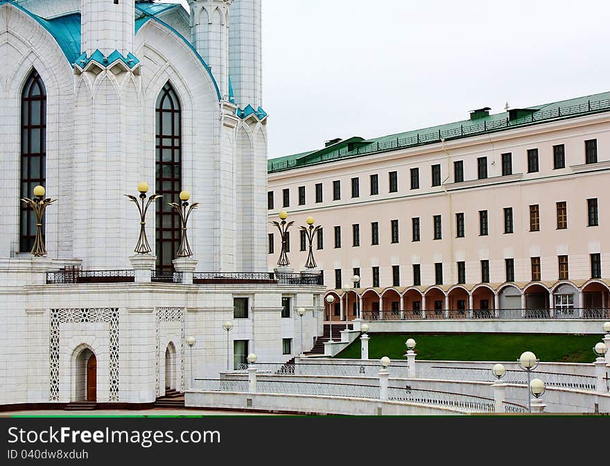 View of the Mosque Kul-Sherif and administrative buiding in Kazan Kremlin. View of the Mosque Kul-Sherif and administrative buiding in Kazan Kremlin