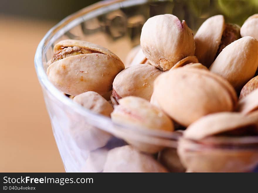 Pistachios bowl macro