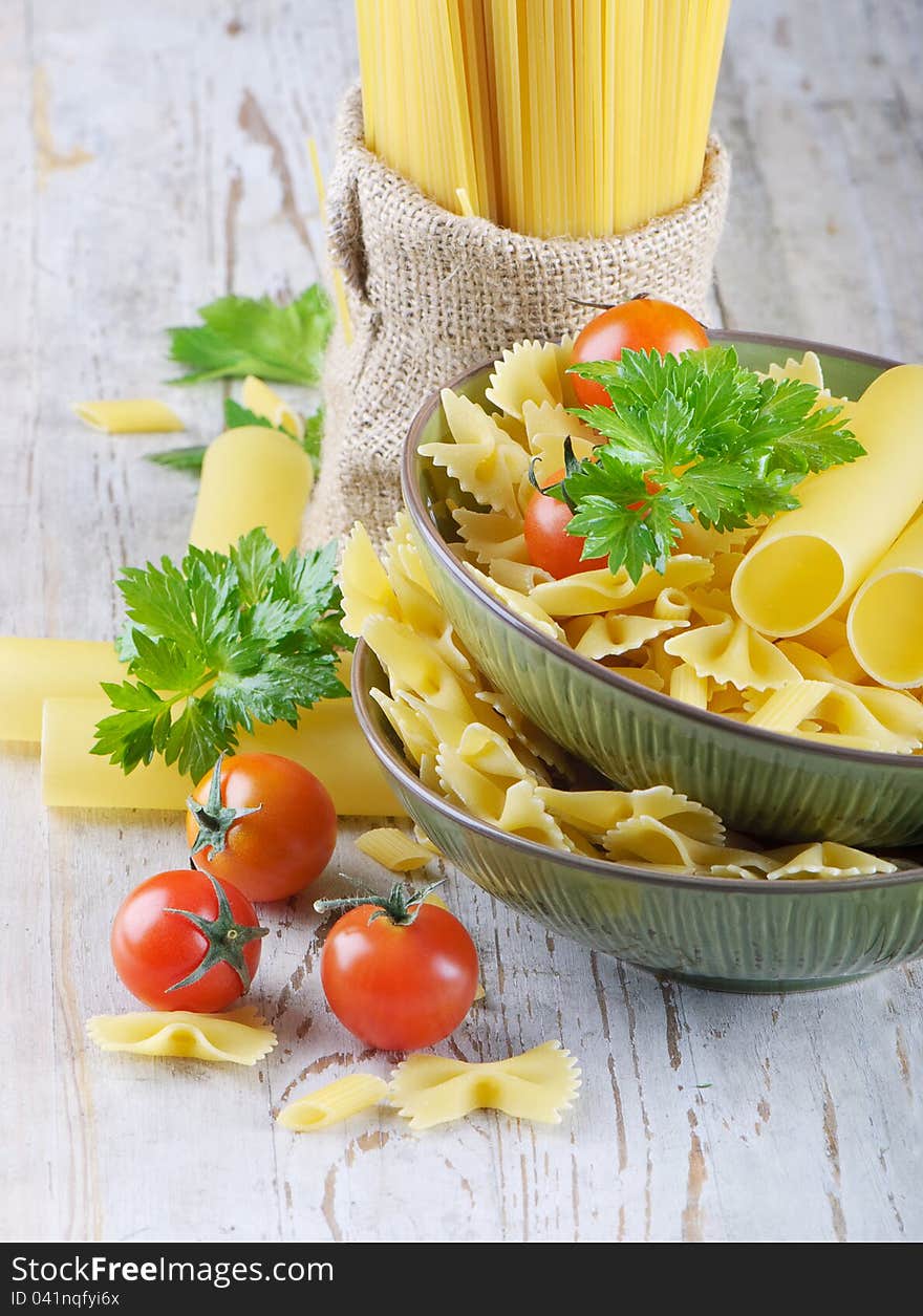 Italian pasta with tomatoes and parsley