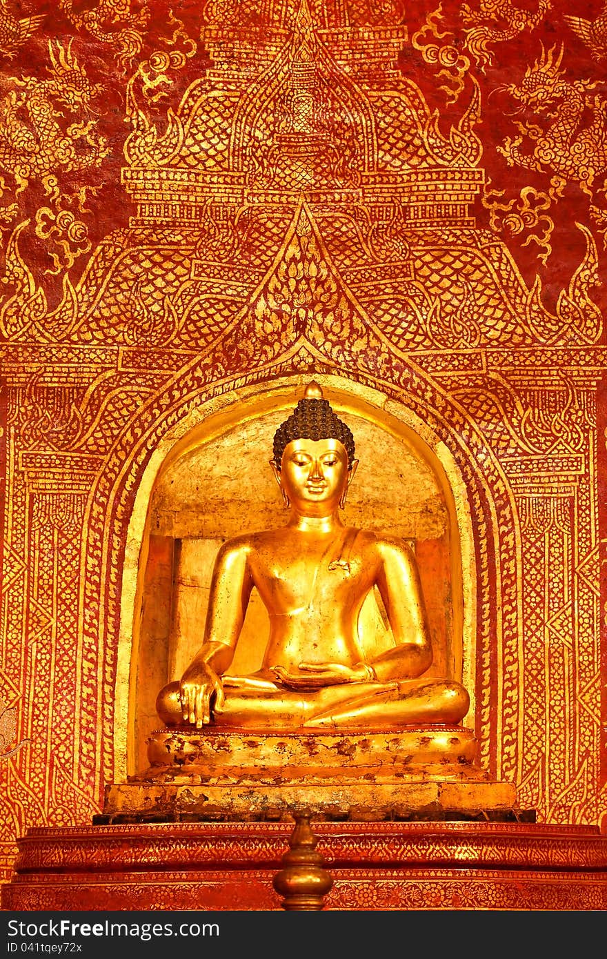 Buddha statue in the temple of Wat Phra Singh