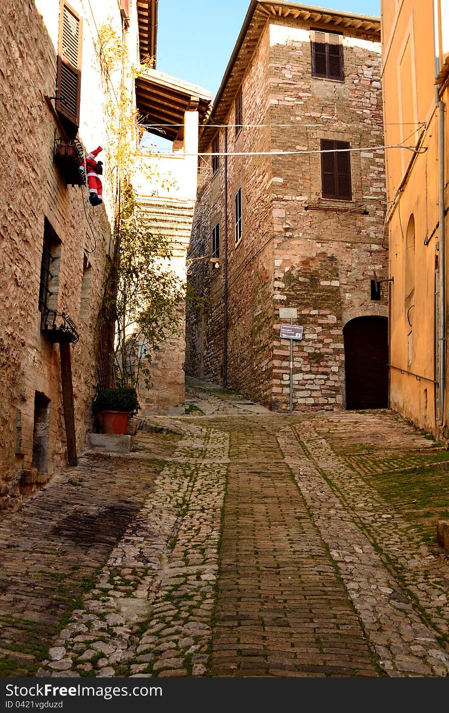 Perspective of an alleyway. Spello. Umbria.