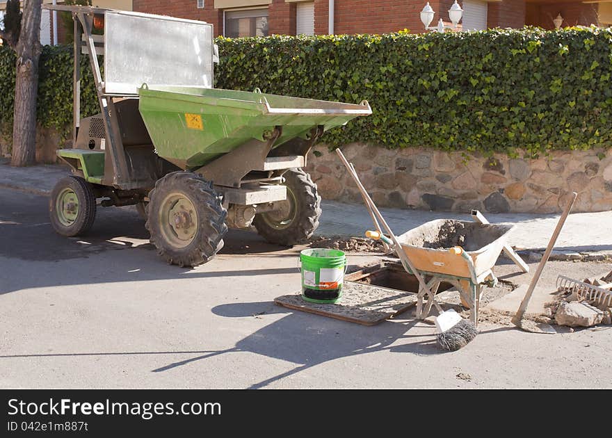 Repairs to the sewers on public roads. Repairs to the sewers on public roads